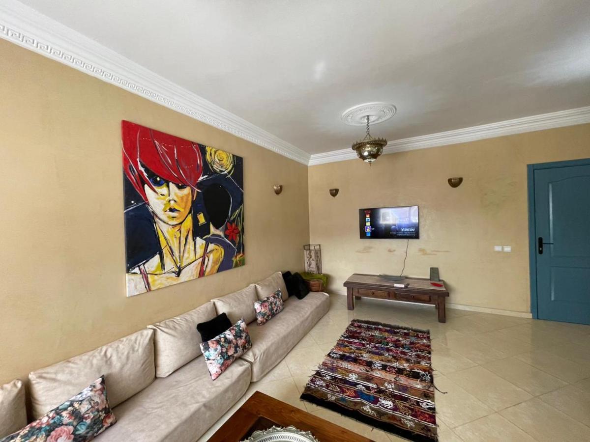 Moderne Appartement Ларач Екстер'єр фото
